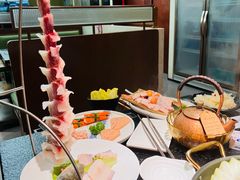 -得意咚瓜·顺德鱼生·冬瓜火锅(深圳首店)