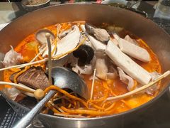 -尚尚仙·酸汤猪手·猪肚鸡火锅(华联万柳购物中心店)