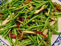 芦蒿炒香干-盱眙虾神於氏龙虾(夫子庙红街店)