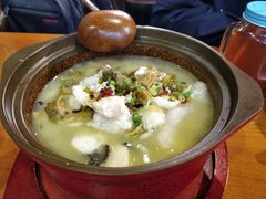 石锅酸菜鱼-周鱼小馆石锅酸菜鱼(活力汇店)