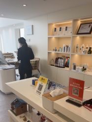 -JNK皮肤管理中心