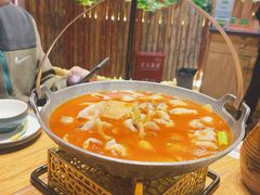 -老滇山寨•云南特色菜•地方菜•民族风情歌舞表演(金碧店)