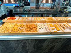 面包甜点陈列柜-圣罗巴甄选自助(麦凯乐店)