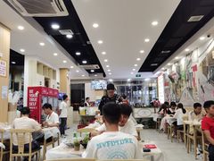 大堂-江城燕子大排档(江汉路步行街店)