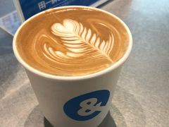 CJ&nbsp;热拿铁-COFFii&JOY(龙江新城市广场店)