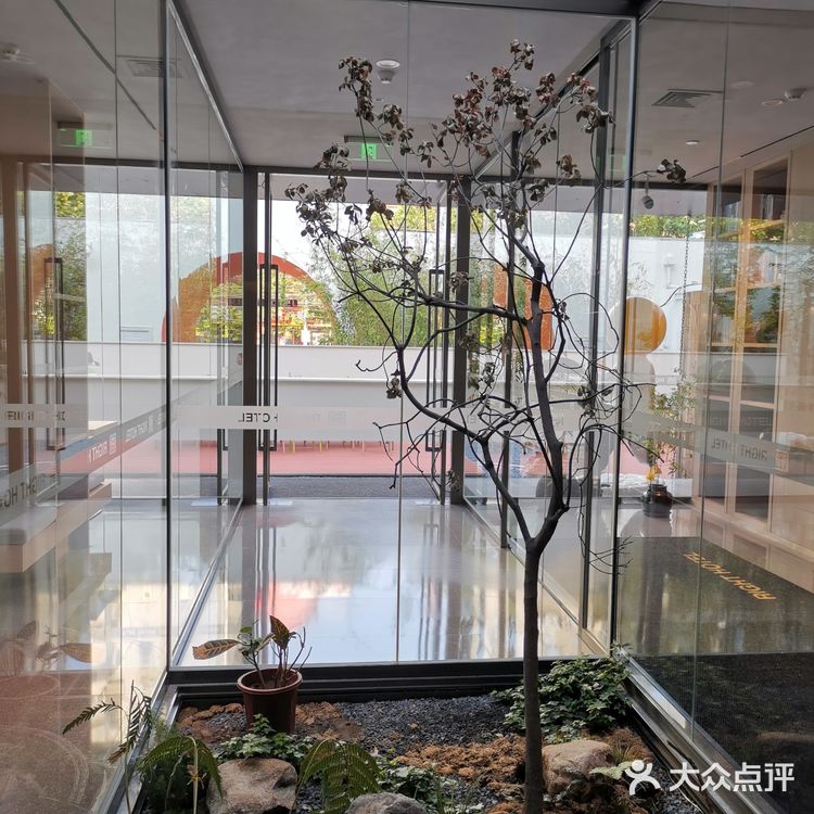 现代感咖啡馆探店