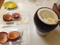 -志龙皇冠吃货椰子铺