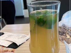 -必胜客(证大大拇指店)
