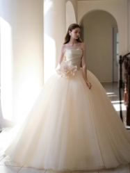 -PAI婚纱礼服设计馆【大牌租赁/高级定制】