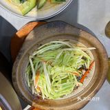 摸愚家的砂锅菜是我们一致认为的一家，毕竟砂锅炖的菜更香