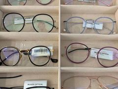 -目艮眼镜SHOWROOM(品牌集合店)
