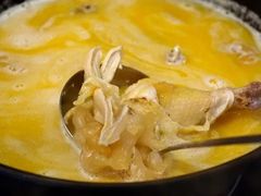 -鲜入围煮花胶鸡海鲜火锅