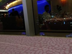 -黄金海景西餐厅·三文鱼·牛扒云顶旋转自助餐