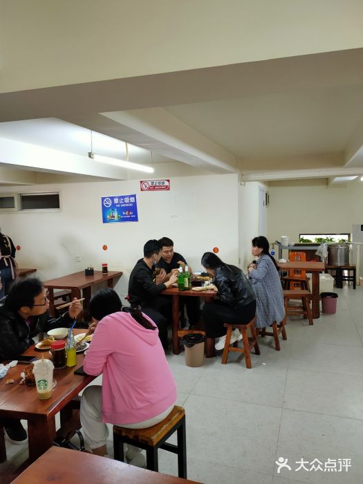 宝瑞门钉肉饼店大堂图片