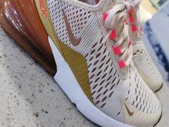 -莱靓奢侈品洗护改衣店(新世界百货崇文店)