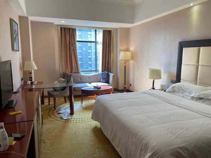 宝悦酒店(深圳宝安西乡地铁站店)-"交通非常方便的一家酒店,但是太度