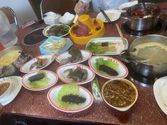 -四囍码头海鲜烧烤自助火锅(外滩南京东路悦荟广场店)