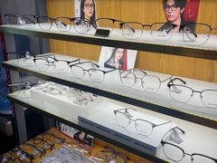 -优医视平价眼镜蔡司依视路折扣工厂店(十里堡店)