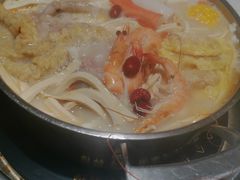 -三人行骨头王火锅(长寿店)