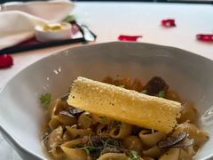 -弦月窗LUNETTE BY AMANDA(复兴路店)