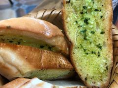 法式蒜香面包片-Golden Lily河内巴黎法越料理餐厅(建国西路店)