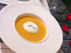 南瓜汤-at cafe 意大利餐厅(集美店)