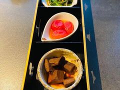 -铭牛烧肉·和牛海鲜自助(高新月牙湖店)