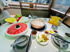 -洪氏嗨捞·广东猪肚鸡·椰子鸡火锅(西咸万象城店)