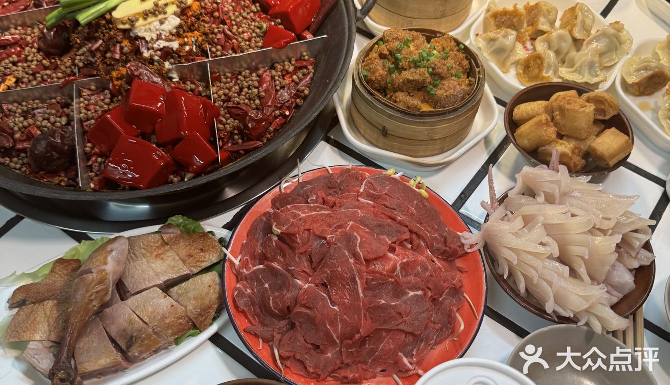 🥣一锅热汤，几份小菜，九街总财，简单满足！