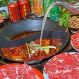 这个重庆味道藏不住了，老板你多炒点火锅底料吧