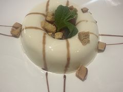 意式奶冻配浆果-安妮意大利餐厅(国贸店)