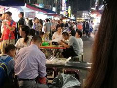 -六合夜市