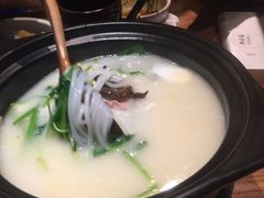 -云海肴·汽锅鸡·云南菜(天山百盛优客店)