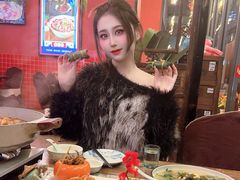 -刘姐啤酒鱼民族演艺餐厅(西街总店)