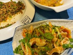 -香巴拉云南餐厅(华莱坞店)