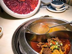 牛腩鸳鸯锅-左庭右院鲜牛肉火锅(浦江欢乐颂店)