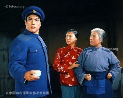 -租旗袍租礼服馆