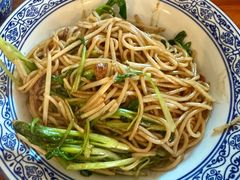 -辣叨叨·江西小炒锅气米粉(南京西路店)