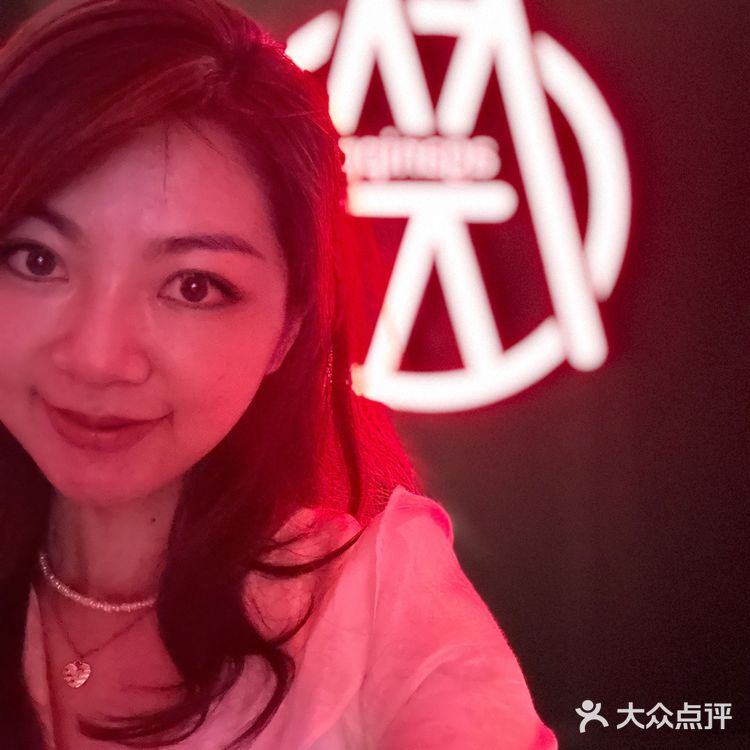 一家餐厅满足你烧鸟日料蹦迪酒吧一条龙