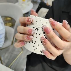 -UGIRL有个美甲