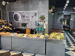 -愉肴麻辣香锅(中山路店)