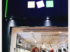 -三福时尚(三峡广场华夏银座店)