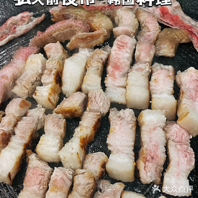 真的有人不爱烤肉和芝士吗？弘大前夜市YYDS