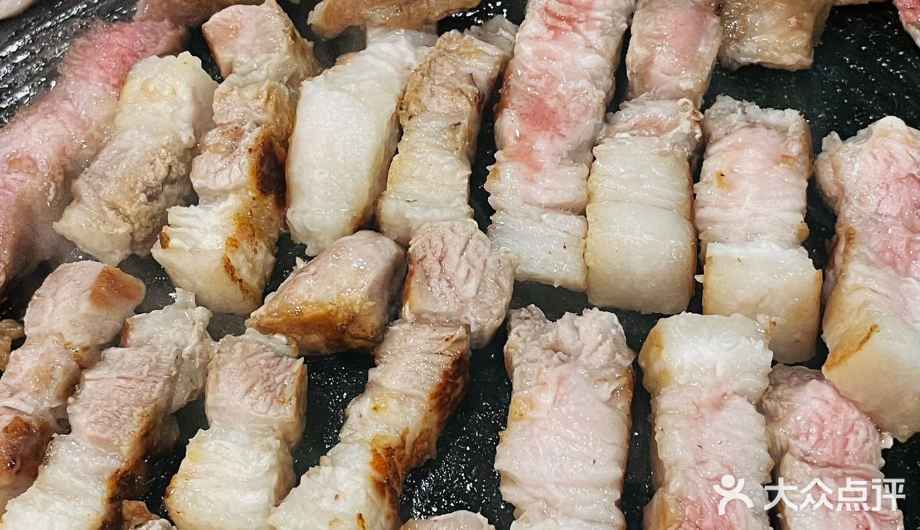 真的有人不爱烤肉和芝士吗？弘大前夜市YYDS