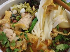 -丽丽三鲜螺蛳粉(田林路店)