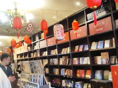 -钟书阁(松江泰晤士小镇店)