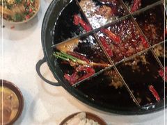 -正贰捌经重庆老火锅(建设路店)