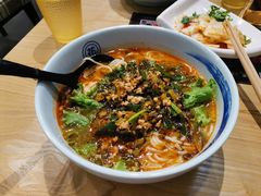 -花馬肆.云南过桥米线(汉神购物广场现场熬汤店)