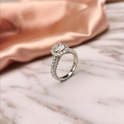 -威德钻石-克拉钻大本营(南京东路店)