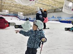 -乔波室内滑雪场